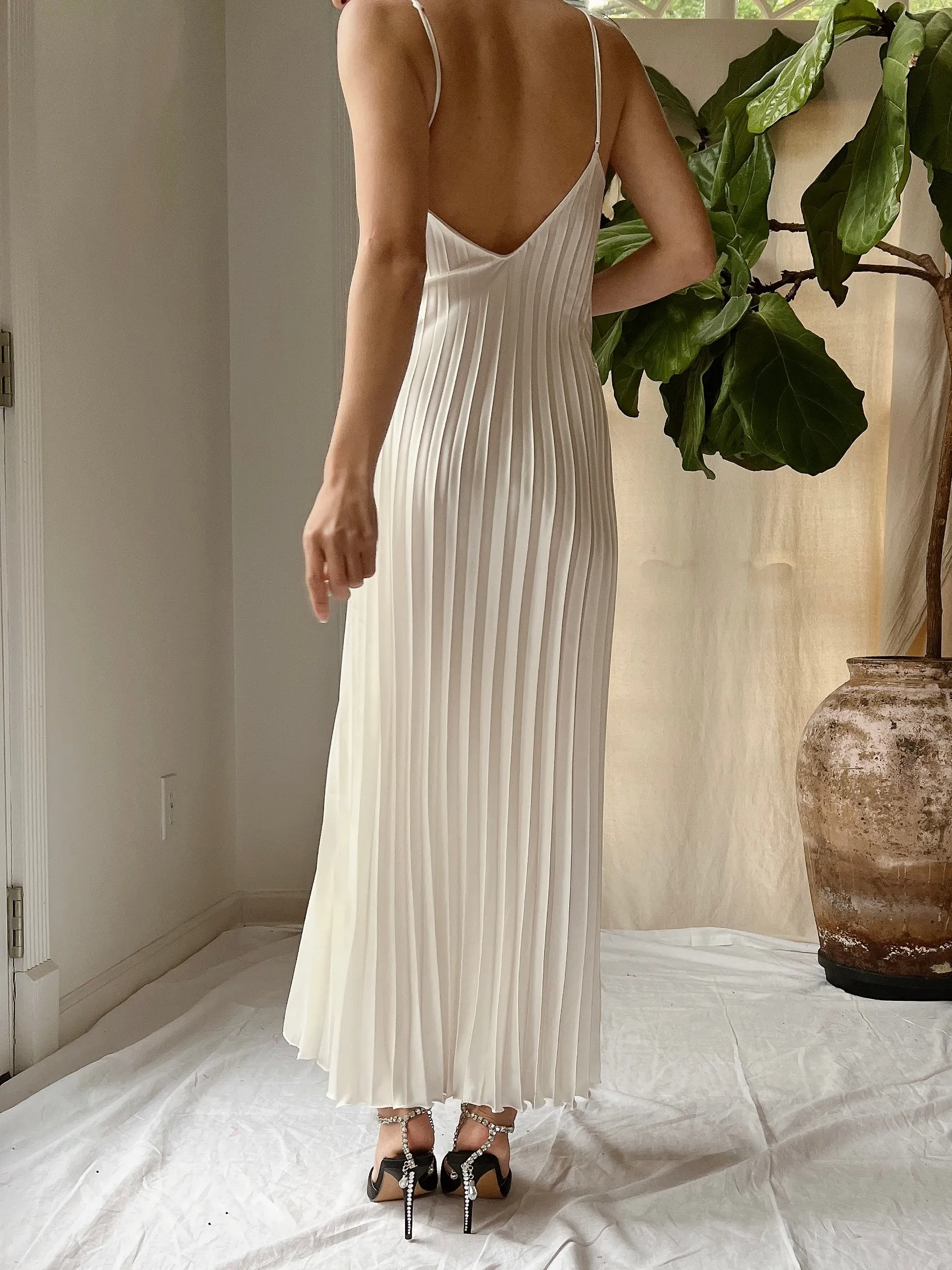 1980s Ivory Pleated Satin Dress - M/L