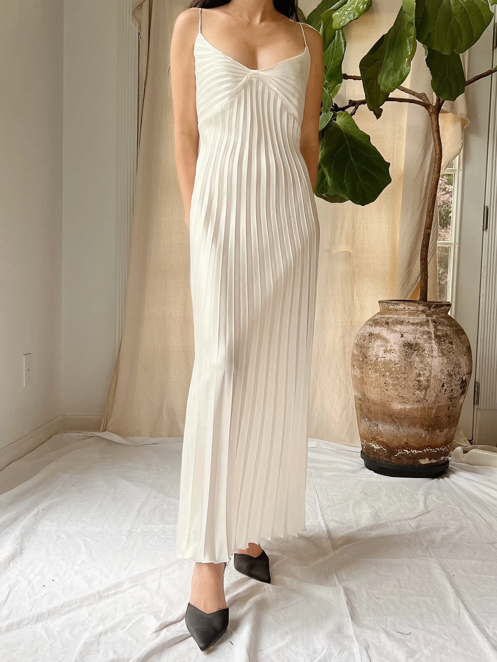 1980s Ivory Pleated Satin Dress - M/L