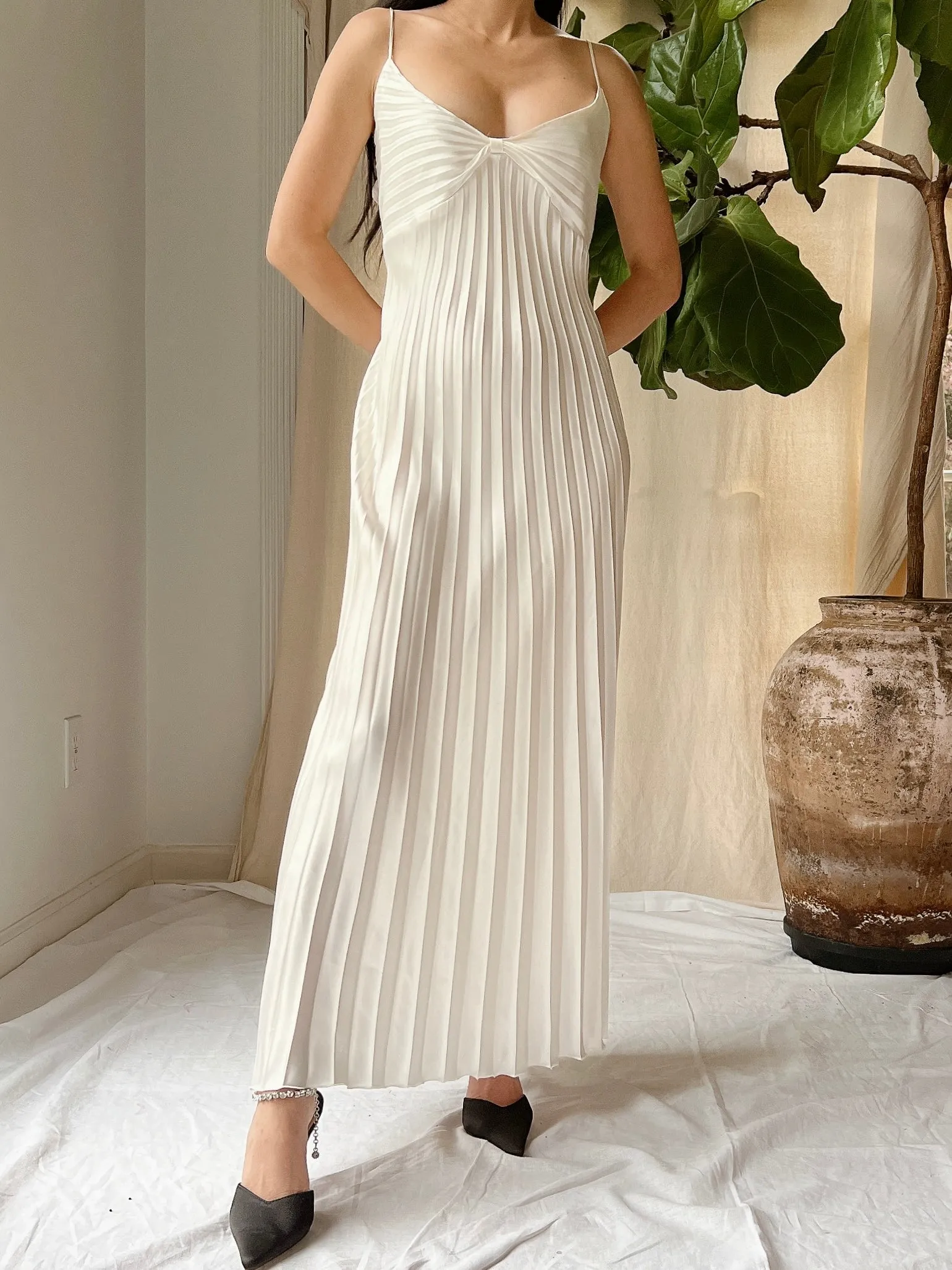 1980s Ivory Pleated Satin Dress - M/L