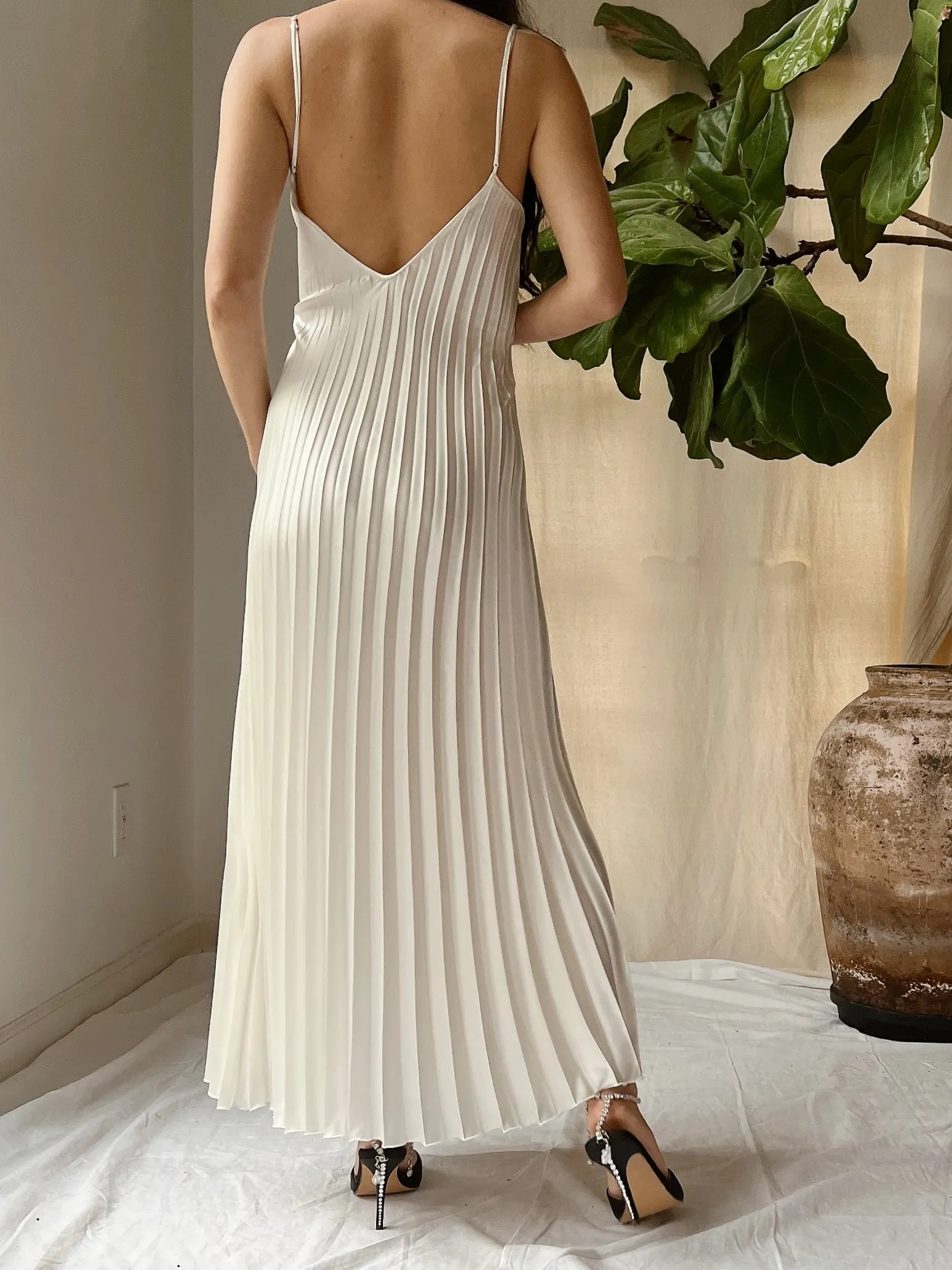 1980s Ivory Pleated Satin Dress - M/L