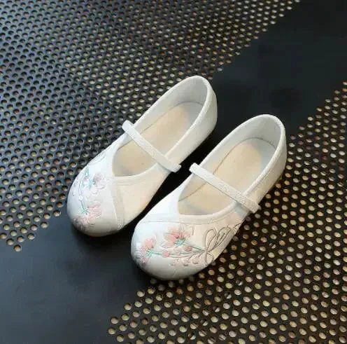 2024 New Retro Silk  Girls' Cloth Shoes Manual Flower Embroidered Chinese Style Girls Casual Shoes National Wind Dance Shoes