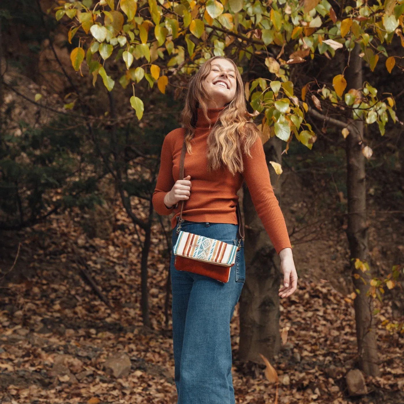 Fundamental Crossbody in Bolivian Wool