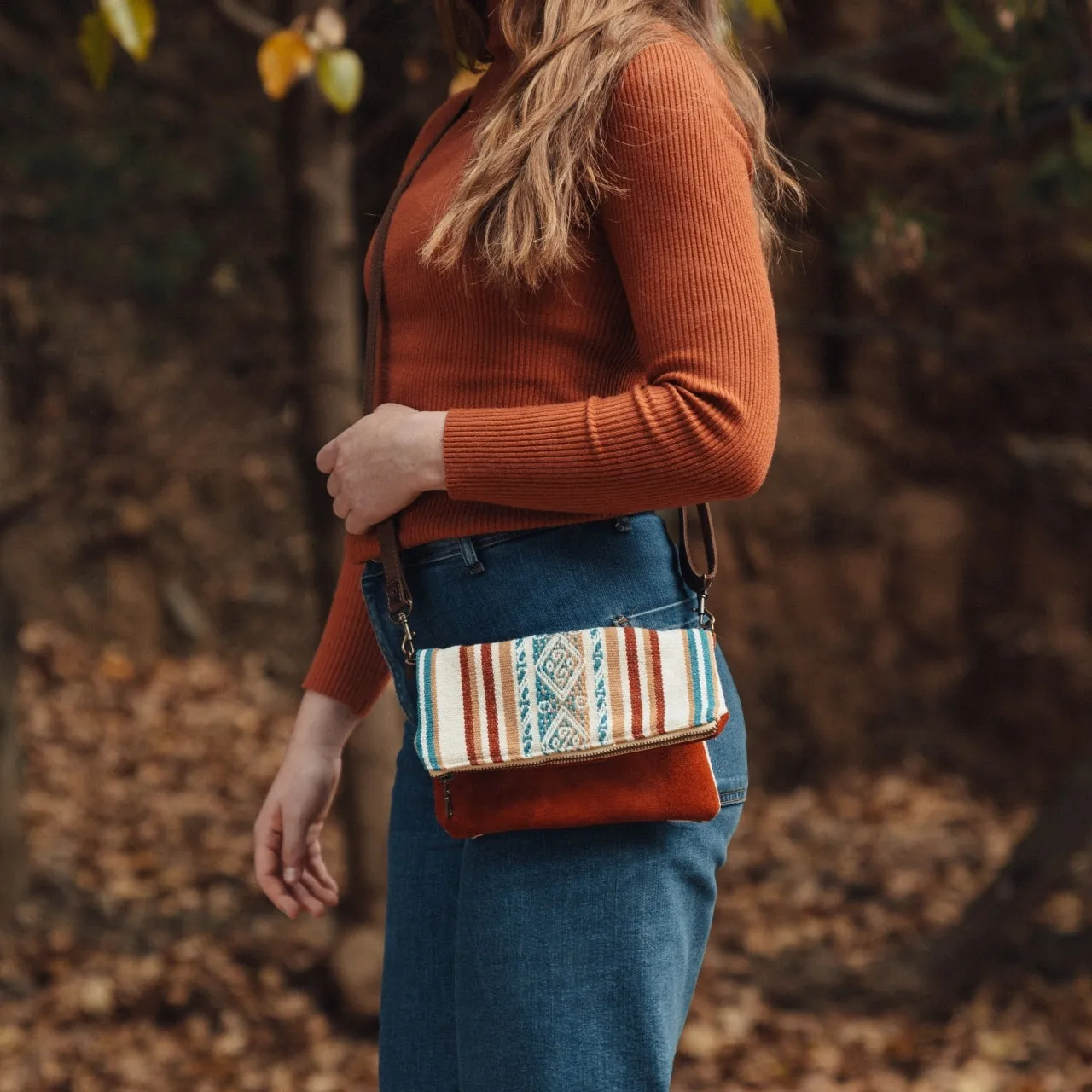 Fundamental Crossbody in Bolivian Wool