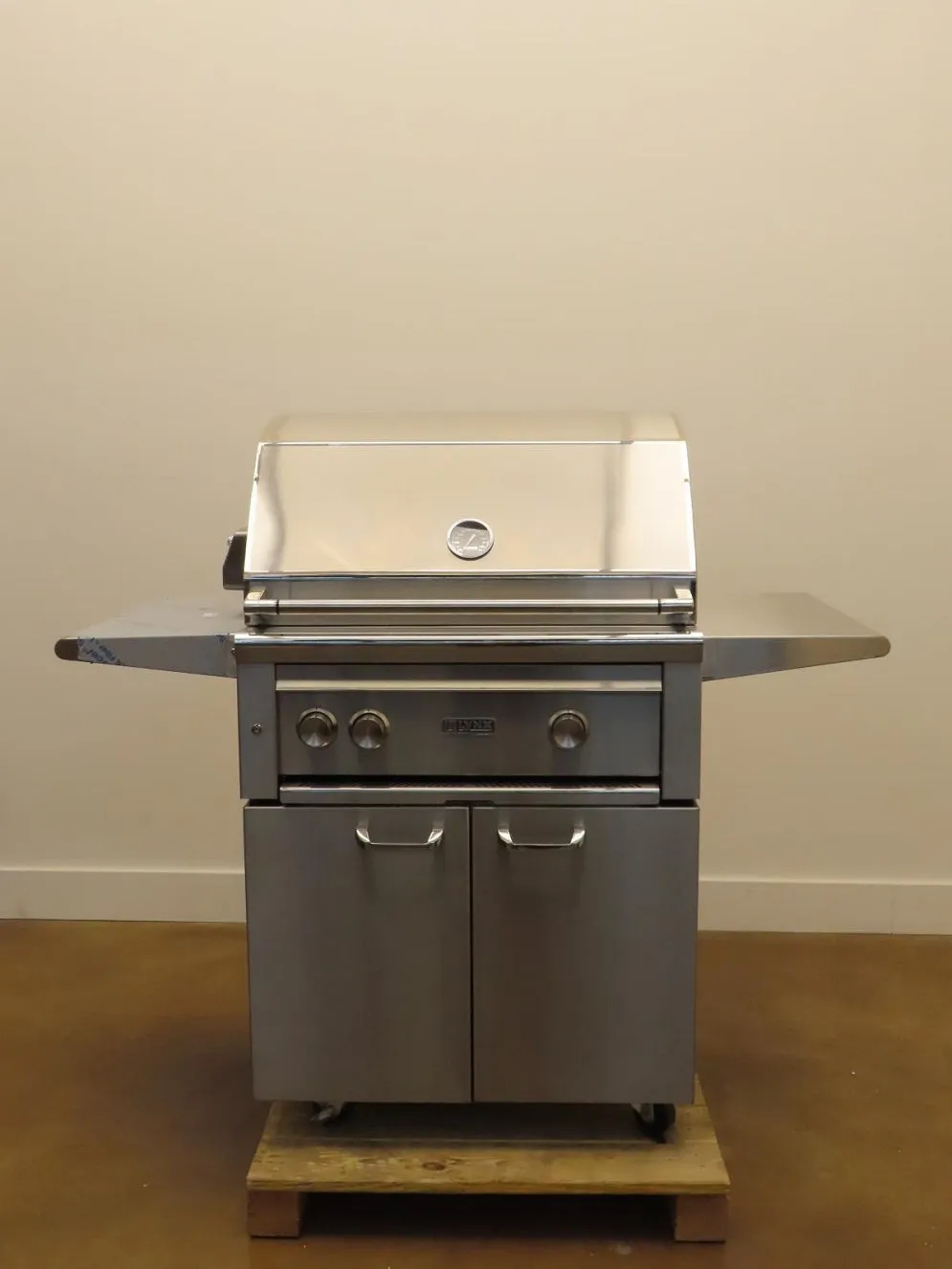 Lynx Professional Grill Series L30ATRFNG 30" Freestanding Stainless Steel Grill