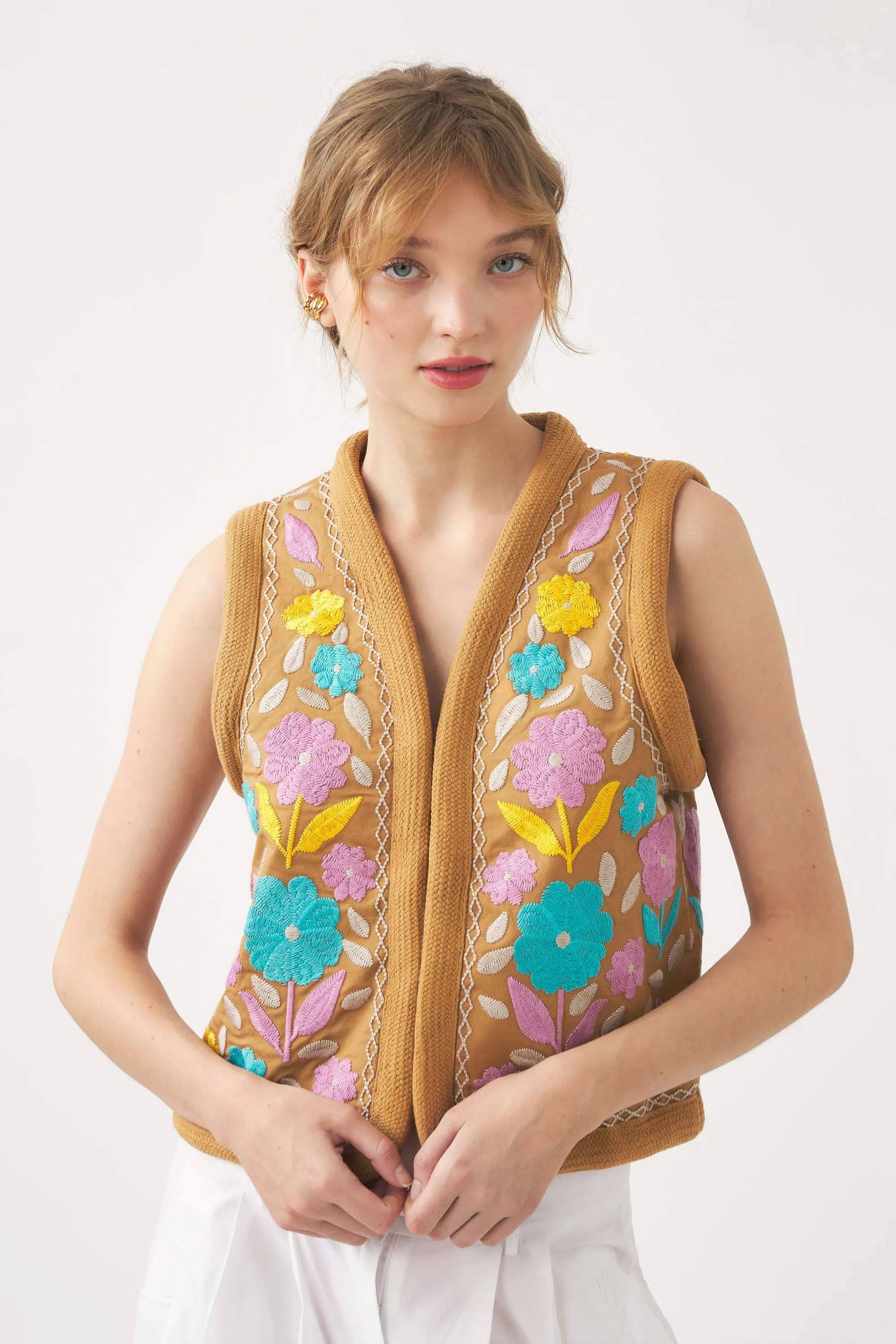 Tady Embroidered Sleeveless Gilet