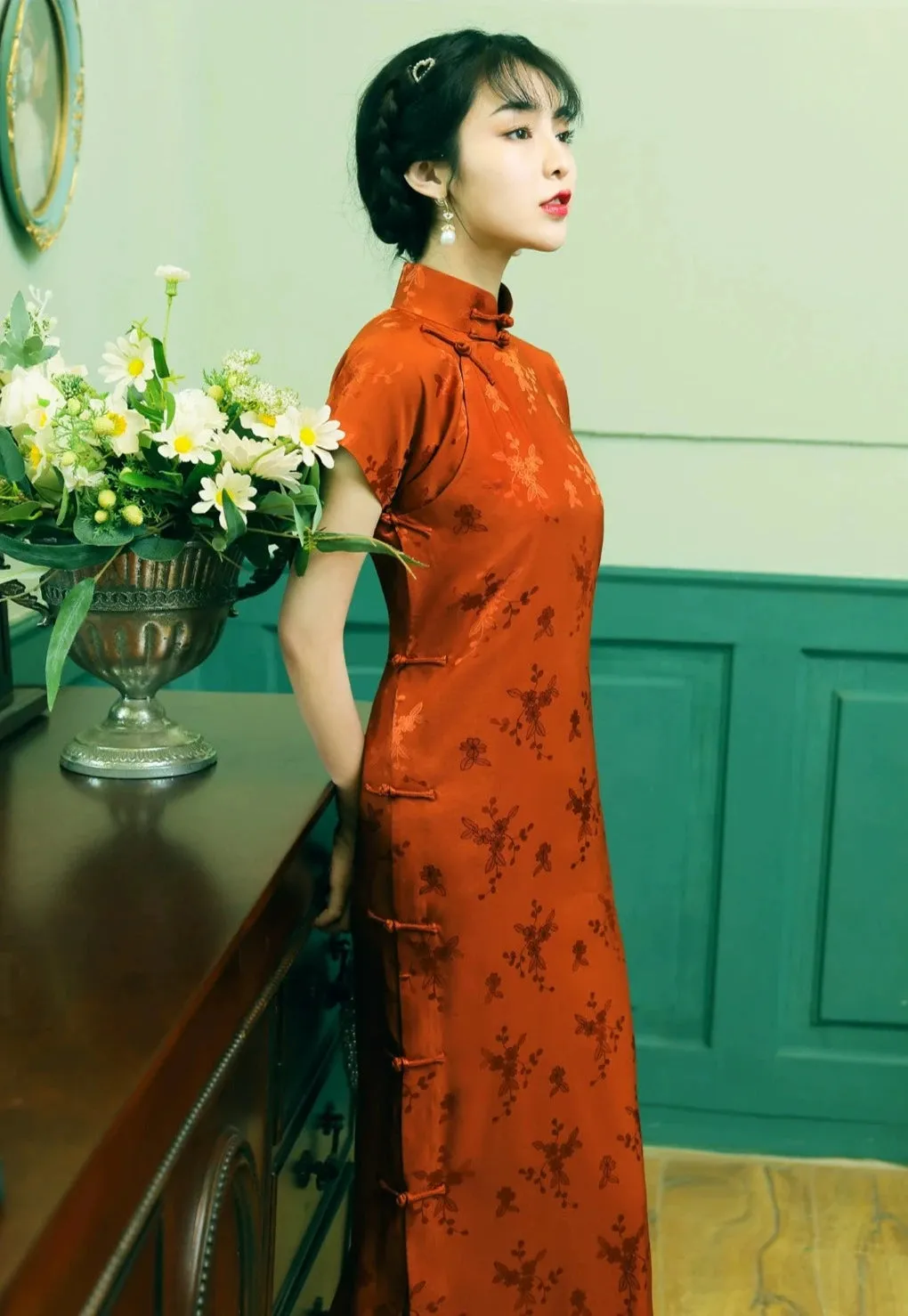 Tie Xu 铁锈 Rust Red 1930s Satin Floral Short Sleeve Qipao