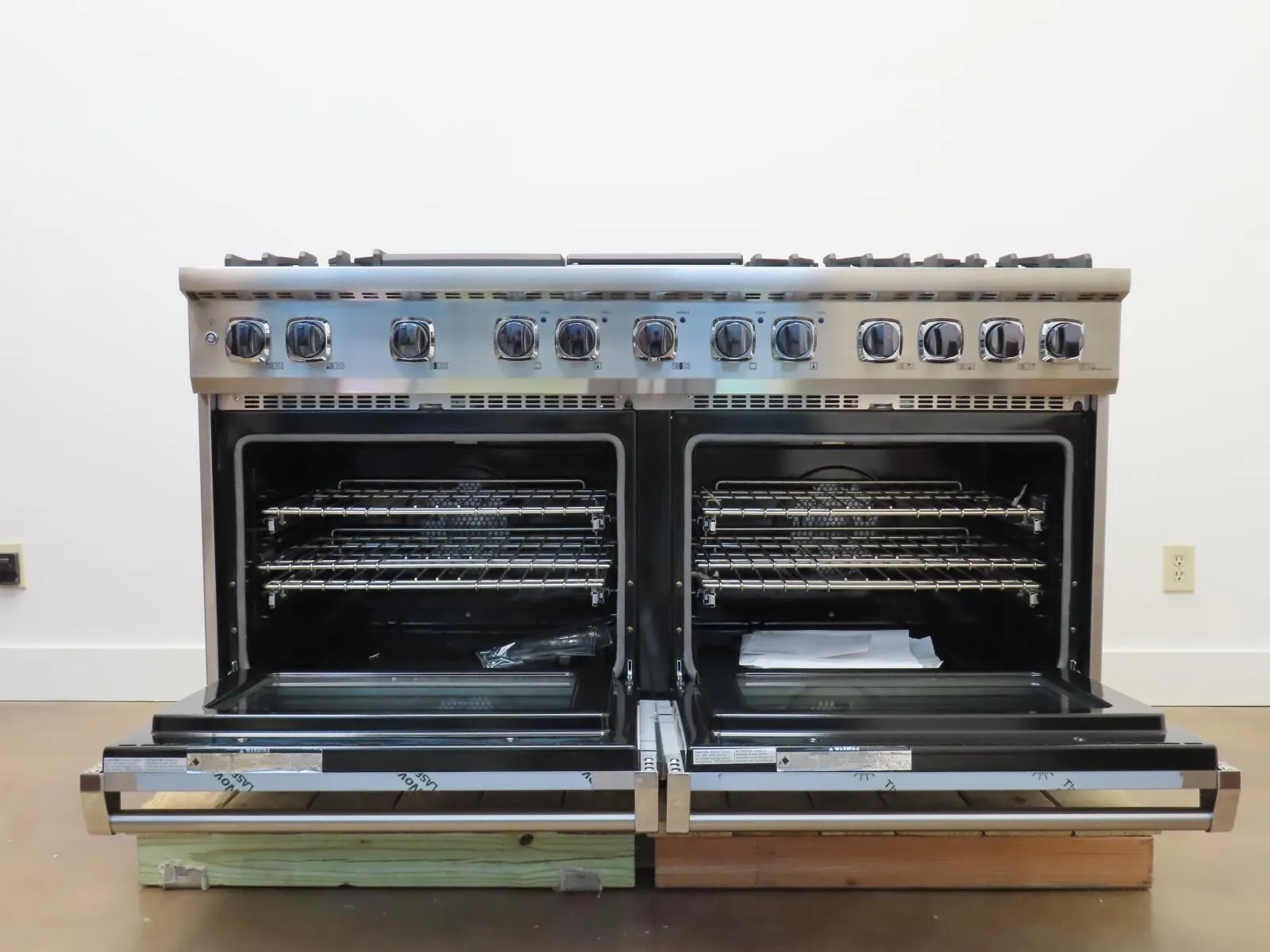 Viking 5 Series VDR5606GQSS 60" Stainless Professional Dual Fuel Range 2023Model