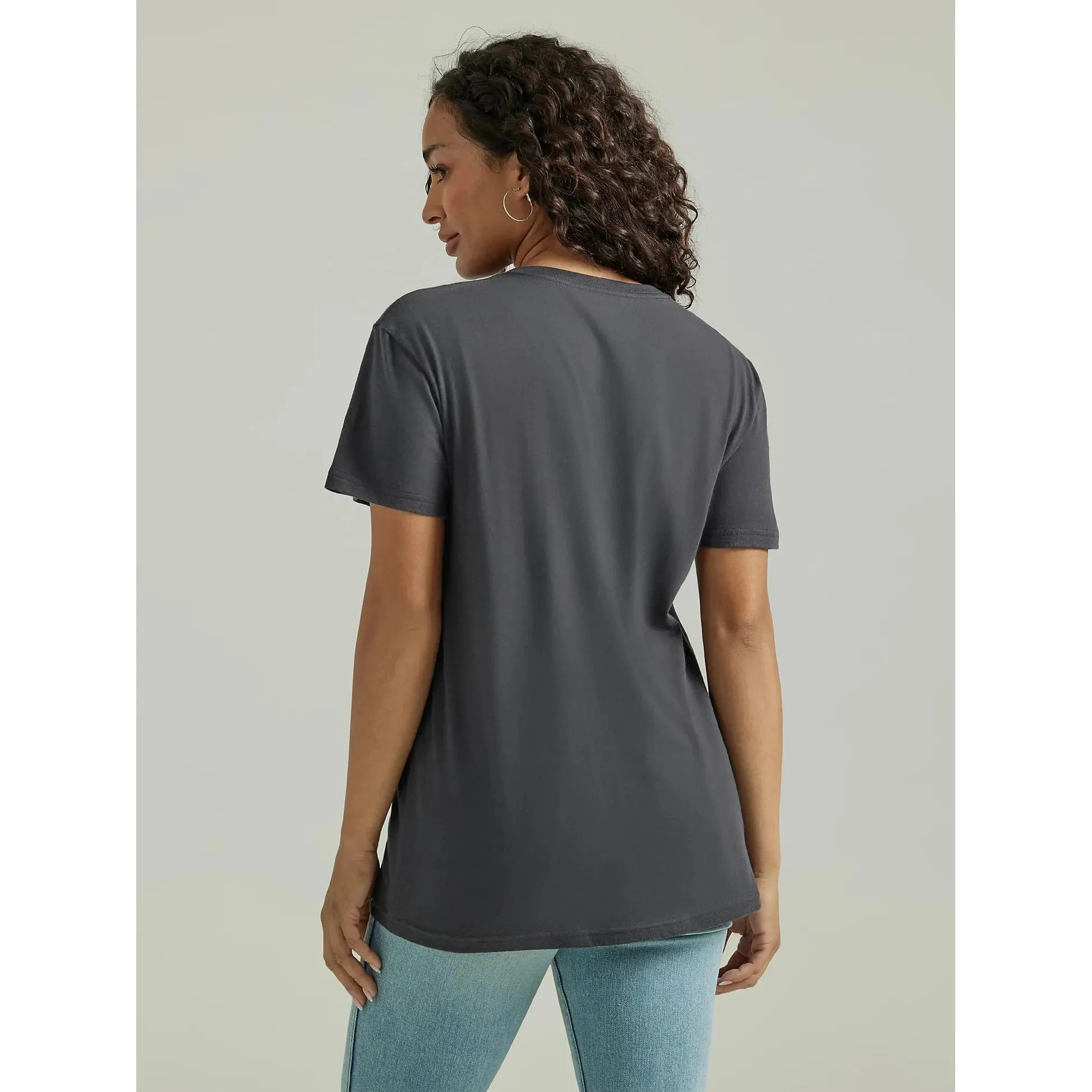 WOMEN'S WRANGLER WESTERN GRAPHIC BOYFRIEND TEE IN CHARCOAL